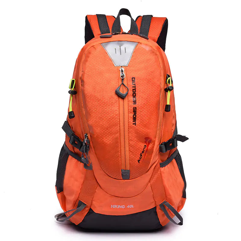 Men's Outdoor Backpack for Hiking and Travel - Travalto