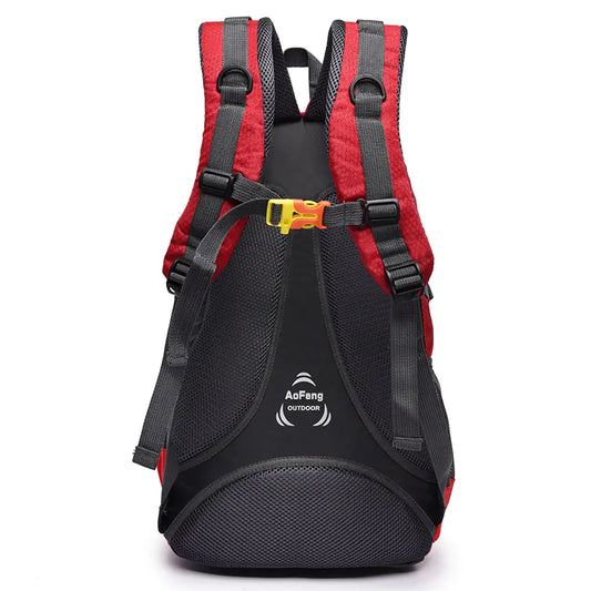 Men's Outdoor Backpack for Hiking and Travel - Travalto